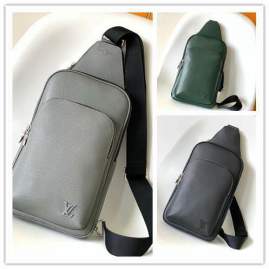 Picture of Louis Vuitton Mens Bags _SKUfw137789169fw